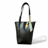 Blooming Bucket Black