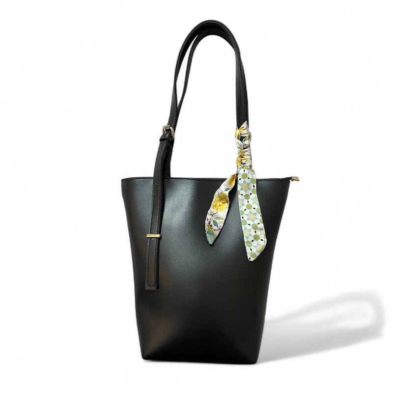 Blooming Bucket Black